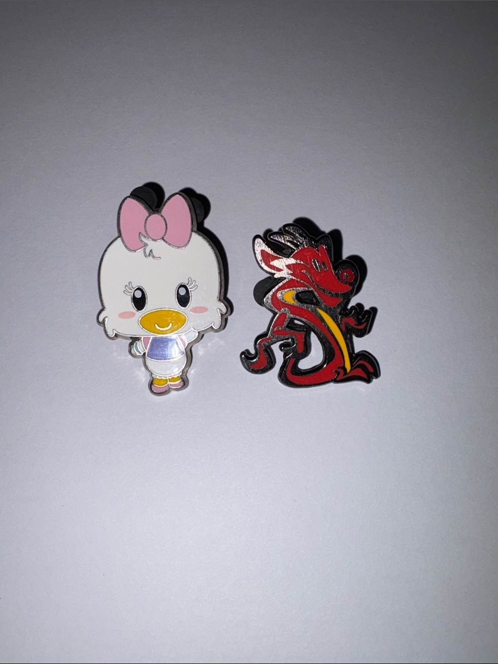 2 Disney pins